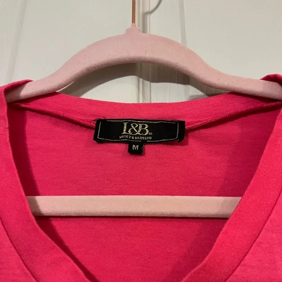 L&B Lucky & Blessed Bright Pink V-Neck Tee with Pocket Medium - Picture 2 of 6